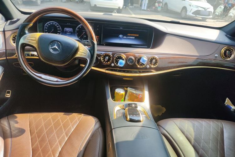 Used Mercedes-Benz Maybach S-Class 2017 S 500 4MATIC Center Console