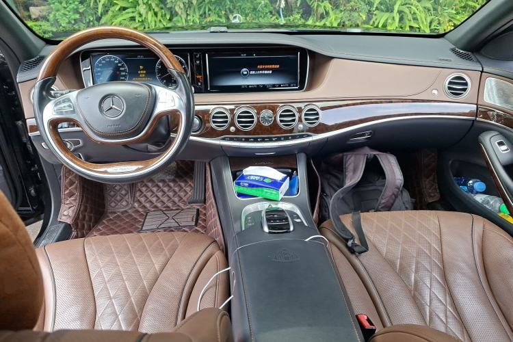 Used Mercedes-Benz Maybach S-Class 2017 S 400 4MATIC Center Console