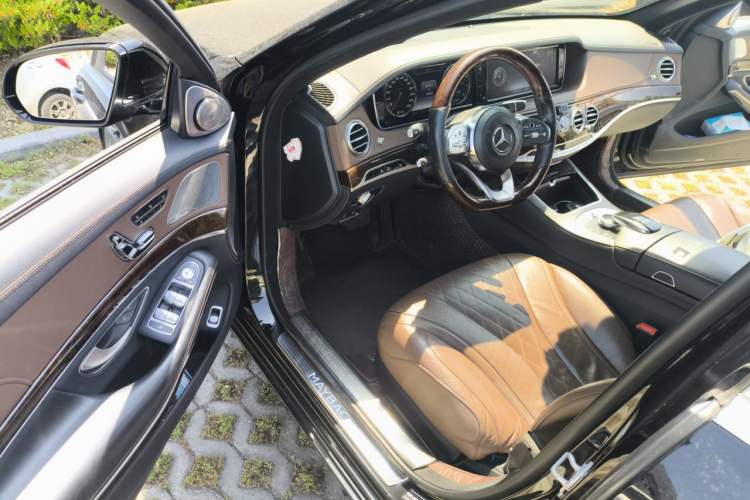 Used Mercedes-Benz Maybach S-Class 2017 S 400 4MATIC Driver Seat