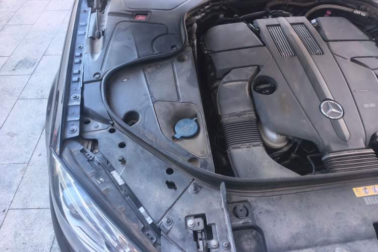 Used Mercedes-Benz Maybach S-Class  Engine Bay Right