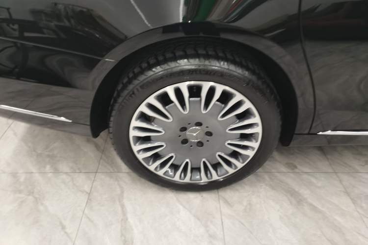 Used Mercedes-Benz Maybach S-Class 2017 S 400 4MATIC Exterior 5