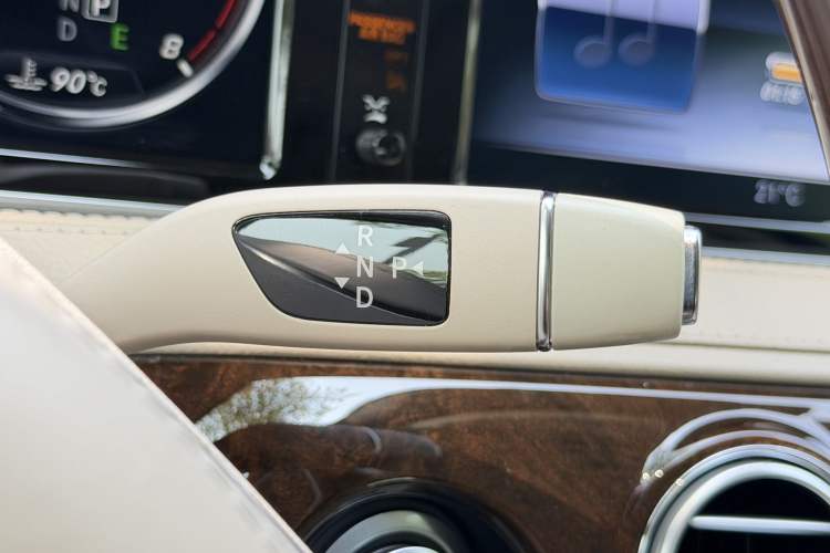 Used Mercedes-Benz Maybach S-Class 2017 S 500 4MATIC Gear Lever
