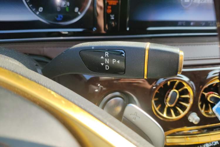 Used Mercedes-Benz Maybach S-Class 2017 S 500 4MATIC Gear Lever