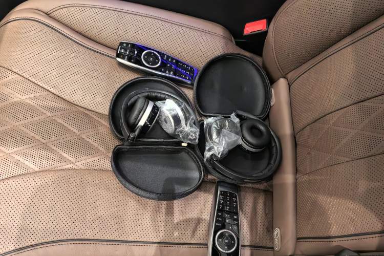 Used Mercedes-Benz Maybach S-Class 2017 S 500 4MATIC Interior 1