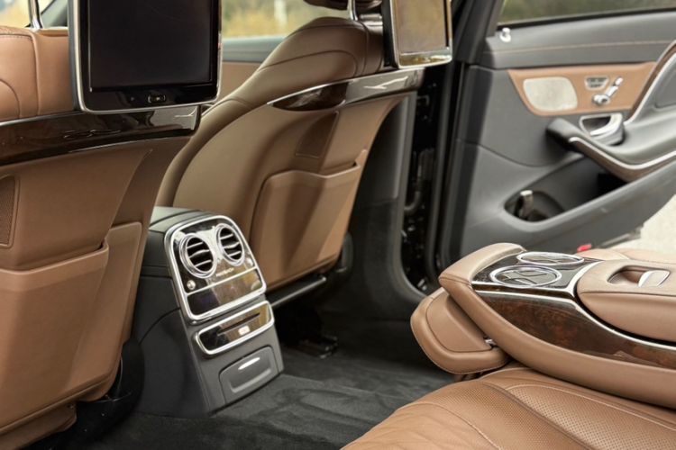 Used Mercedes-Benz Maybach S-Class 2017 S 400 4MATIC Interior 1