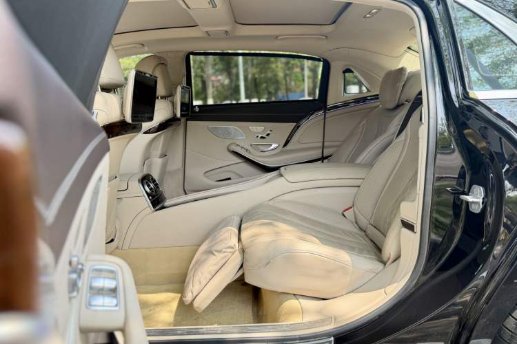 Used Mercedes-Benz Maybach S-Class 2017 S 500 4MATIC Interior 3