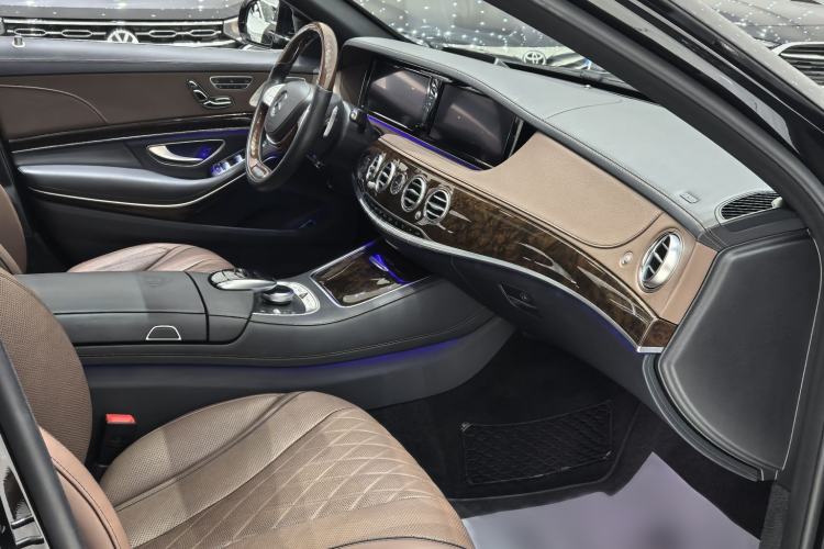 Used Mercedes-Benz Maybach S-Class 2017 S 500 4MATIC Interior 5