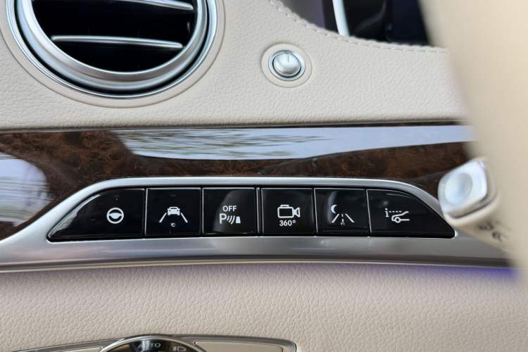 Used Mercedes-Benz Maybach S-Class 2017 S 500 4MATIC Interior 5