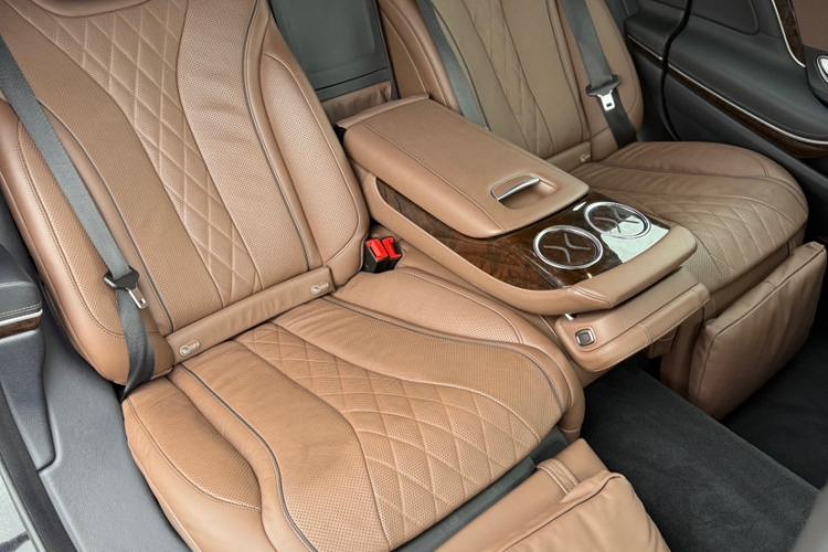 Used Mercedes-Benz Maybach S-Class 2017 S 400 4MATIC Interior 5