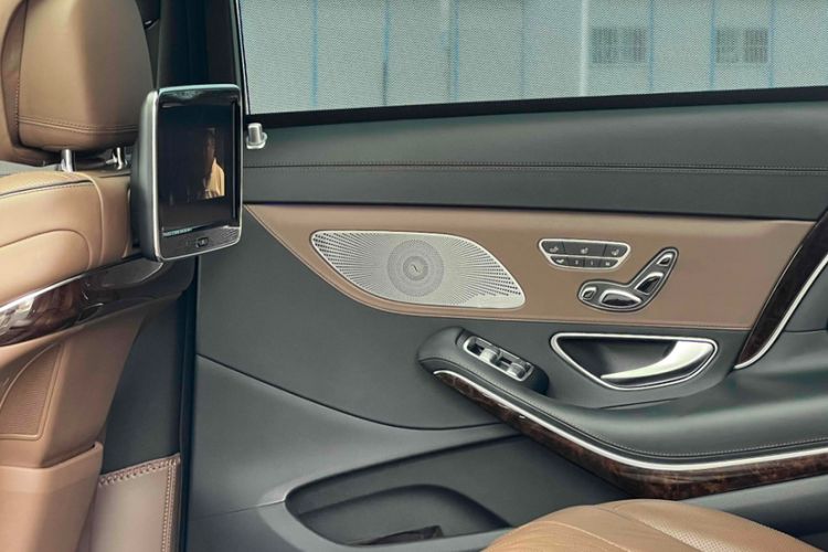 Used Mercedes-Benz Maybach S-Class 2017 S 400 4MATIC Interior 5
