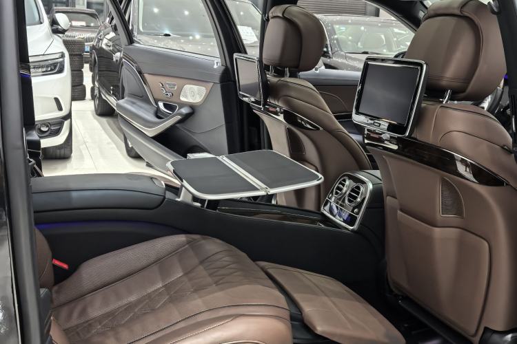 Used Mercedes-Benz Maybach S-Class 2017 S 500 4MATIC Interior 6