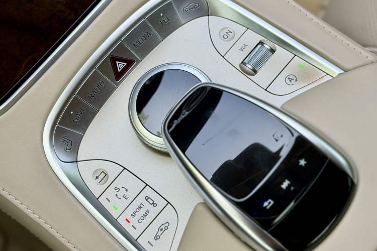 Used Mercedes-Benz Maybach S-Class 2017 S 500 4MATIC Interior 6