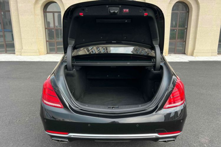 Used Mercedes-Benz Maybach S-Class 2017 S 400 4MATIC Interior 8