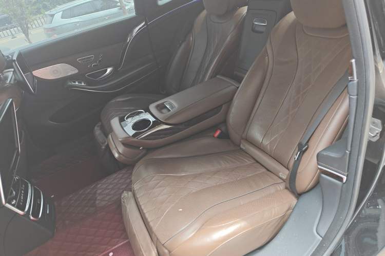 Used Mercedes-Benz Maybach S-Class 2017 S 400 4MATIC Left Rear Seat