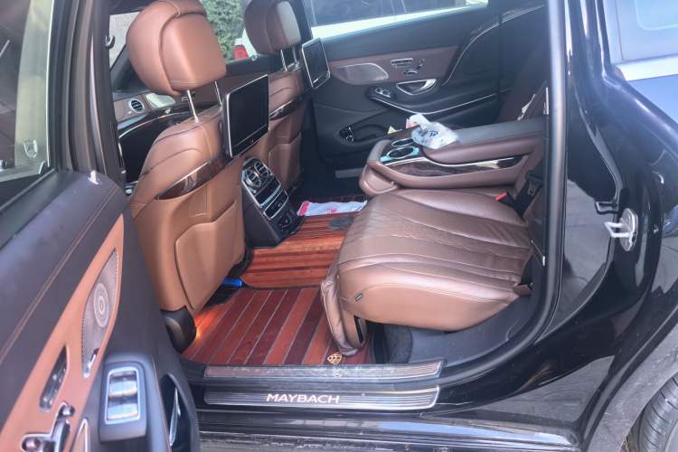 Used Mercedes-Benz Maybach S-Class  Left Rear Seat