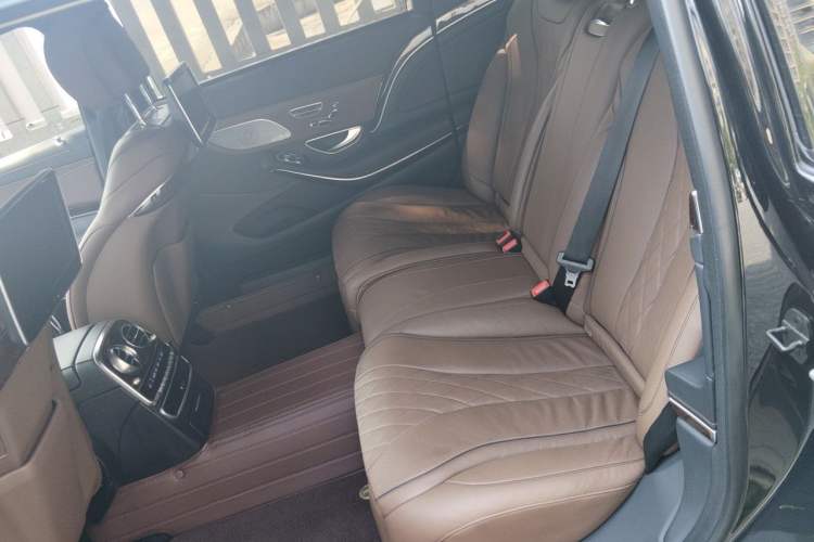 Used Mercedes-Benz Maybach S-Class 2017 S 400 4MATIC Left Rear Seat
