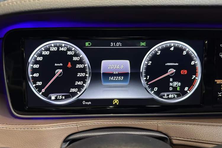 Used Mercedes-Benz Maybach S-Class 2017 S 400 4MATIC Odometer Close Up