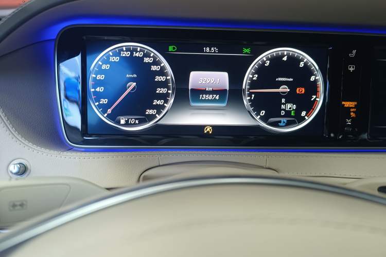 Used Mercedes-Benz Maybach S-Class 2017 S 500 4MATIC Odometer Close Up