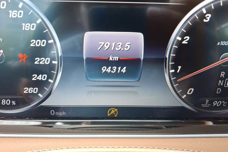 Used Mercedes-Benz Maybach S-Class 2017 S 400 4MATIC Odometer Close Up