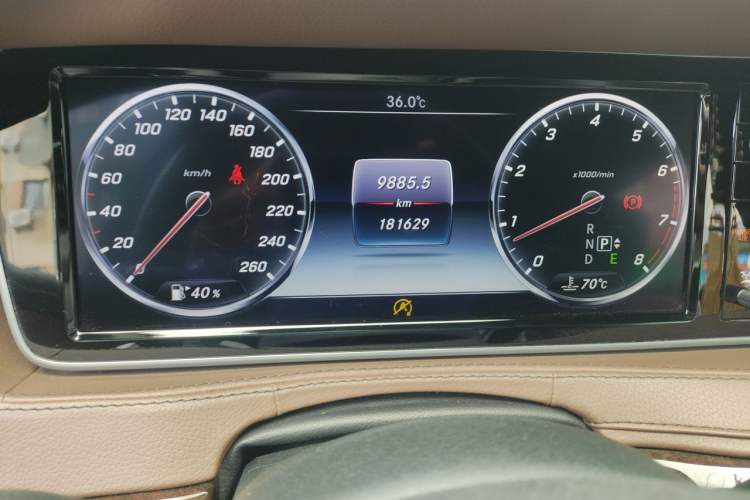 Used Mercedes-Benz Maybach S-Class 2017 S 400 4MATIC Odometer Close Up