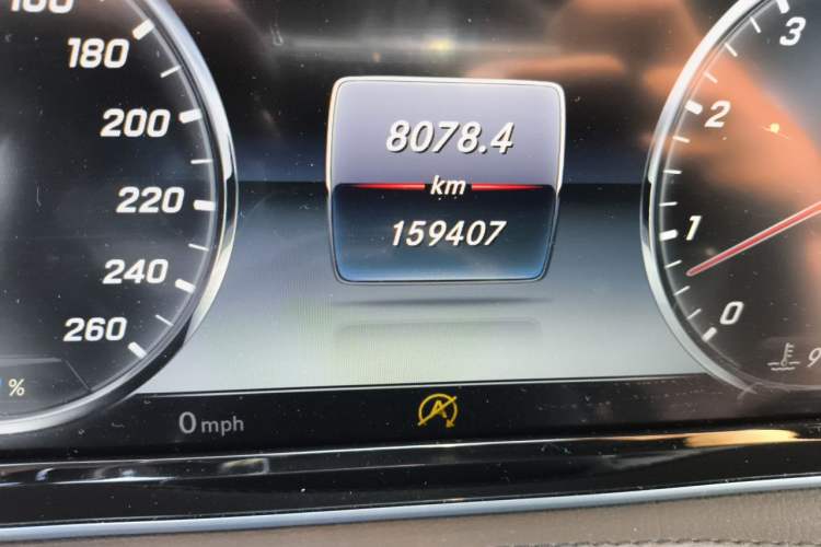 Used Mercedes-Benz Maybach S-Class 2017 S 400 4MATIC Odometer Close Up