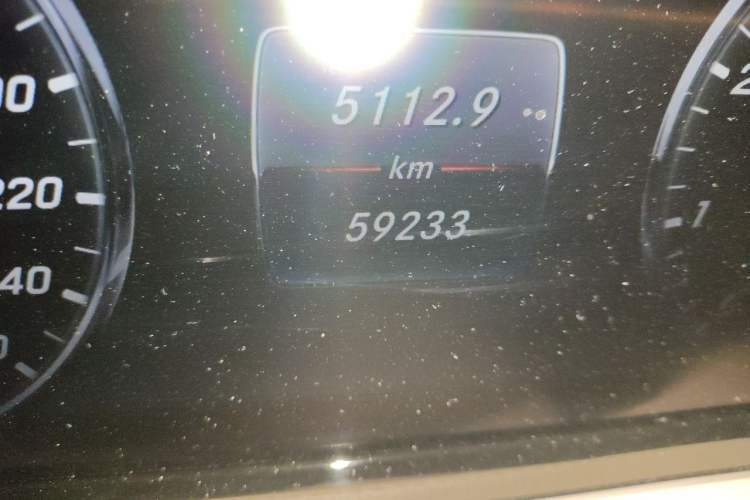 Used Mercedes-Benz Maybach S-Class 2017 S 400 4MATIC Odometer Close Up