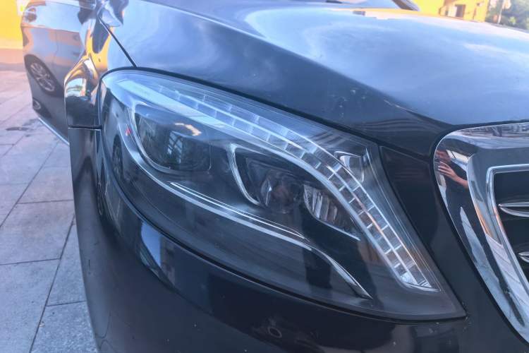 Used Mercedes-Benz Maybach S-Class  Right Front Headlight