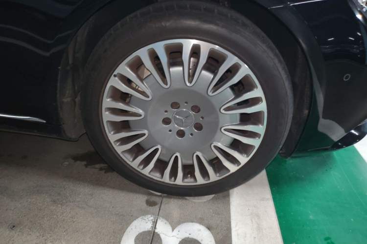 Used Mercedes-Benz Maybach S-Class 2017 S 400 4MATIC Right Front Wheel Hub