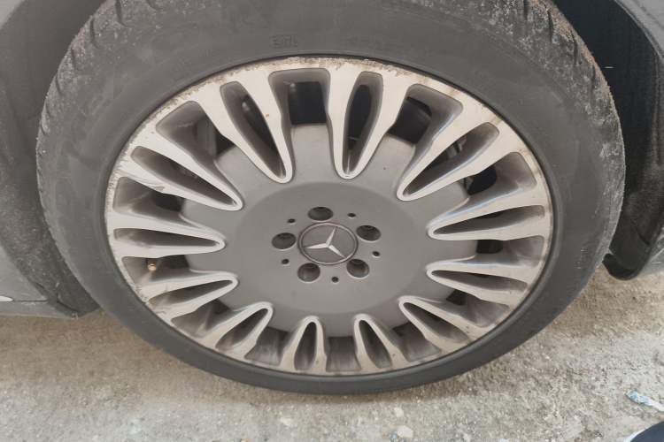 Used Mercedes-Benz Maybach S-Class 2017 S 400 4MATIC Right Front Wheel Hub