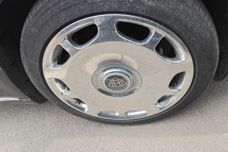 Used Mercedes-Benz Maybach S-Class 2017 S 400 4MATIC Right Front Wheel Hub