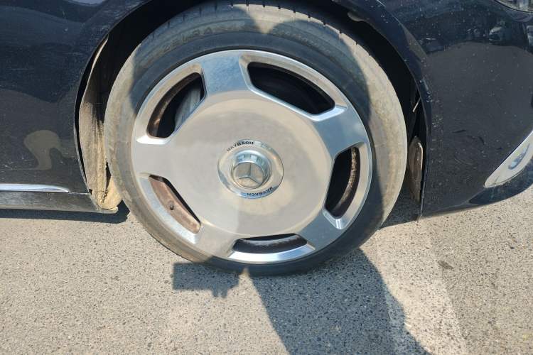 Used Mercedes-Benz Maybach S-Class 2017 S 500 4MATIC Right Front Wheel Hub