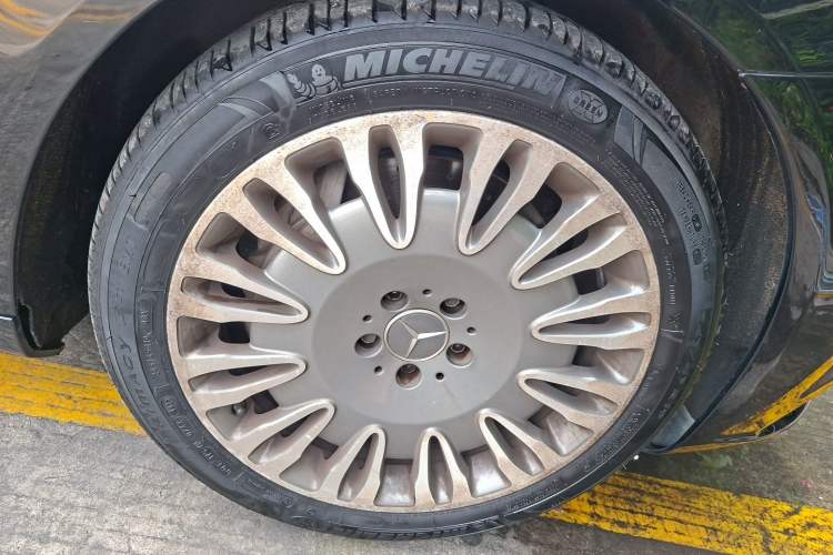 Used Mercedes-Benz Maybach S-Class 2017 S 400 4MATIC Right Front Wheel Hub