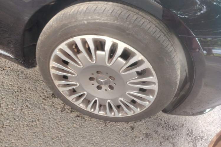 Used Mercedes-Benz Maybach S-Class 2017 S 400 4MATIC Right Front Wheel Hub