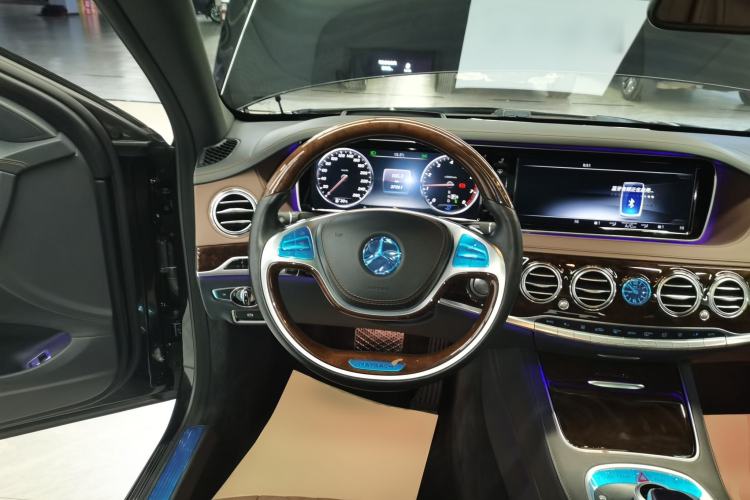 Used Mercedes-Benz Maybach S-Class 2017 S 400 4MATIC Steering Wheel