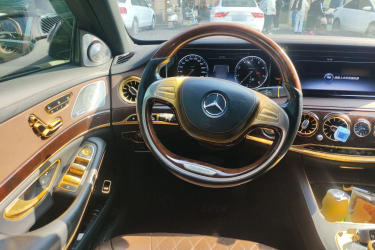 Used Mercedes-Benz Maybach S-Class 2017 S 500 4MATIC Steering Wheel