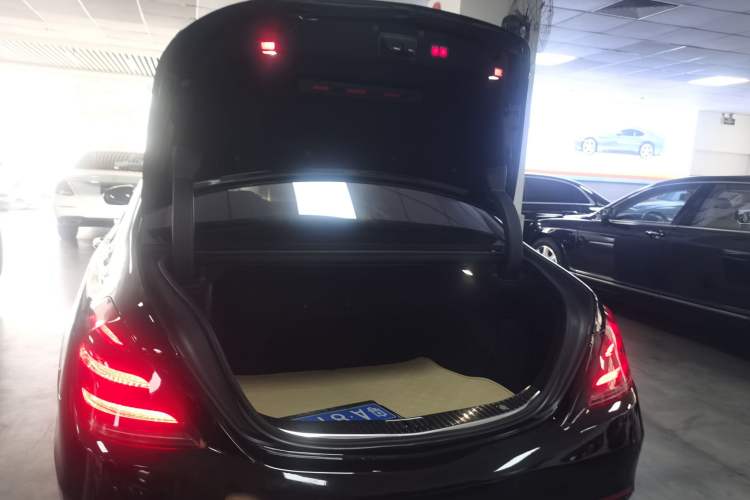 Used Mercedes-Benz Maybach S-Class 2017 S 500 4MATIC Trunk
