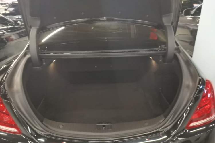 Used Mercedes-Benz Maybach S-Class 2017 S 400 4MATIC Trunk