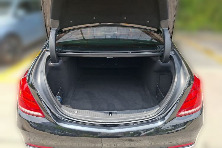 Used Mercedes-Benz Maybach S-Class 2017 S 400 4MATIC Trunk