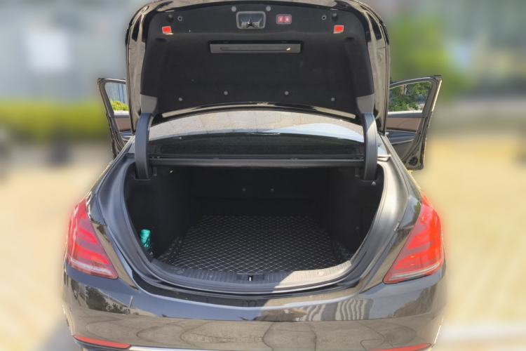 Used Mercedes-Benz Maybach S-Class 2017 S 400 4MATIC Trunk