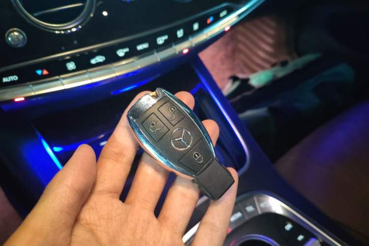 Used Mercedes-Benz Maybach S-Class 2017 S 400 4MATIC Vehicle Key