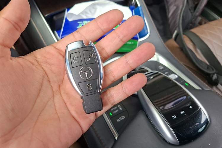 Used Mercedes-Benz Maybach S-Class 2017 S 400 4MATIC Vehicle Key