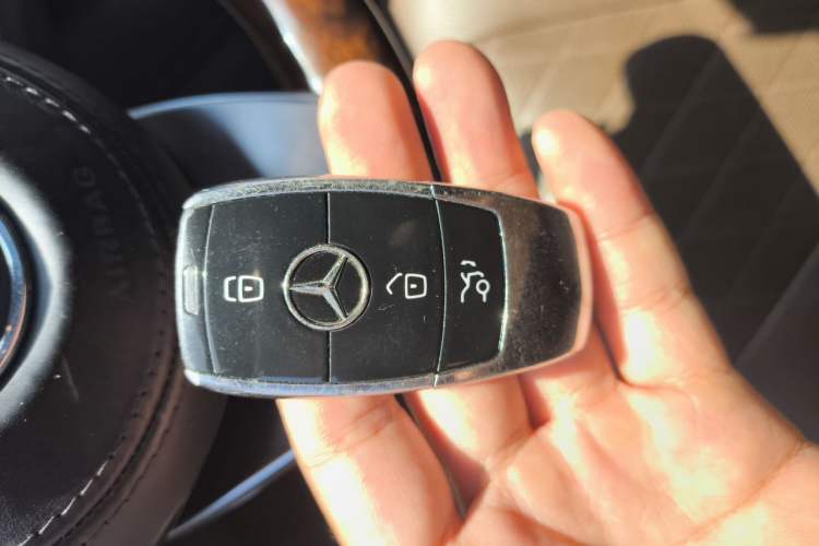 Used Mercedes-Benz Maybach S-Class 2017 S 400 4MATIC Vehicle Key