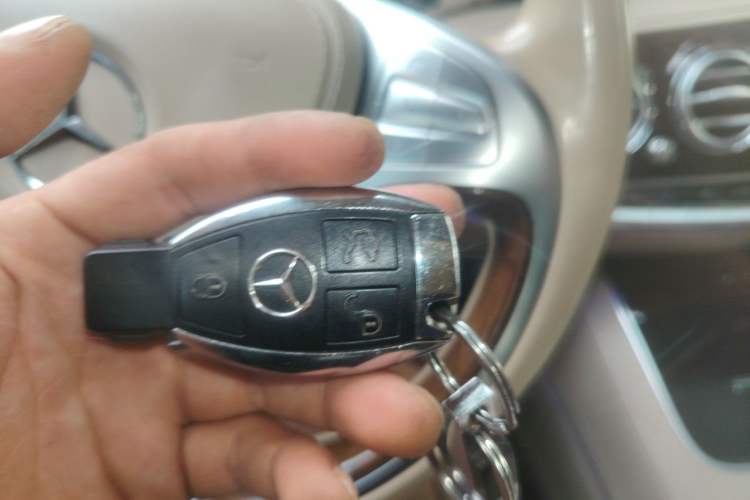 Used Mercedes-Benz Maybach S-Class 2017 S 400 4MATIC Vehicle Key