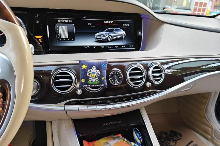 Used Mercedes-Benz Maybach S-Class 2017 S 400 4MATIC Audio And AC Panel