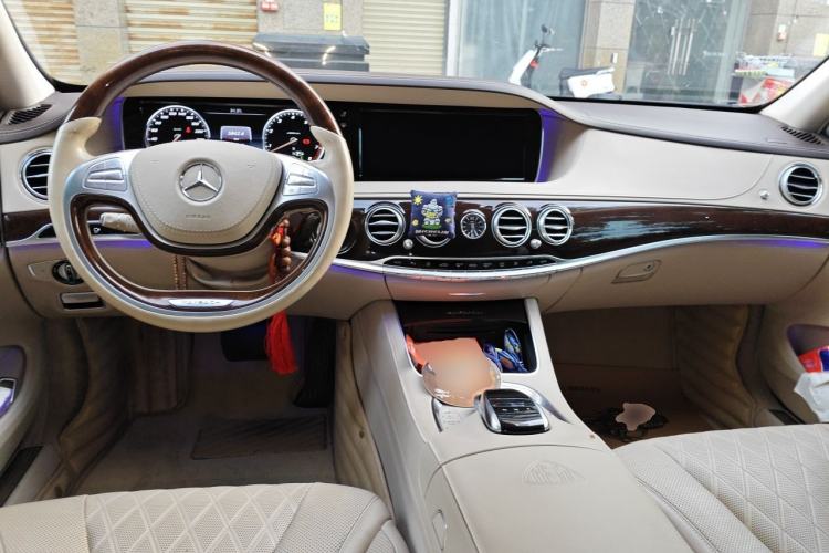 Used Mercedes-Benz Maybach S-Class 2017 S 400 4MATIC Center Console