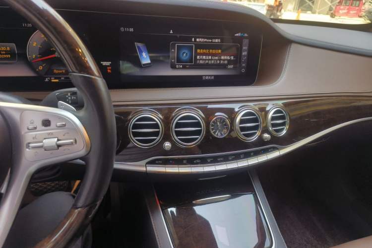 Used Mercedes-Benz Maybach S-Class 2018 S 450 4MATIC Audio And AC Panel