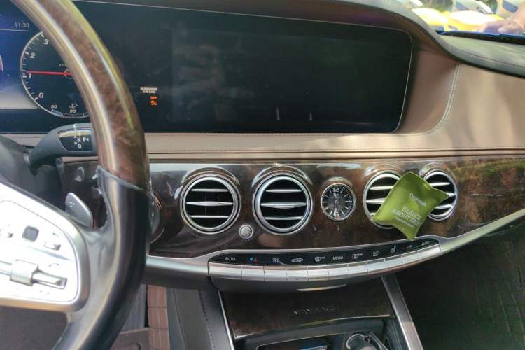 Used Mercedes-Benz Maybach S-Class 2018 S 450 4MATIC Audio And AC Panel
