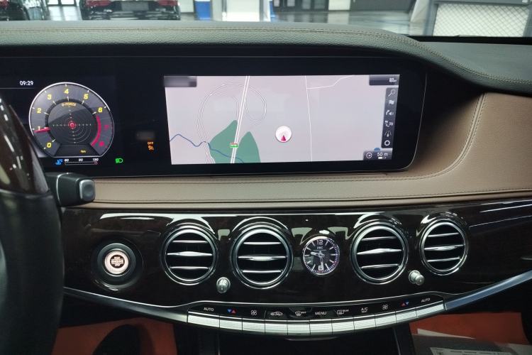 Used Mercedes-Benz Maybach S-Class 2018 S 450 4MATIC Audio And AC Panel