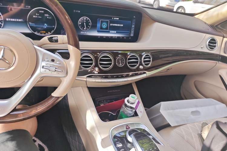 Used Mercedes-Benz Maybach S-Class 2018 S 450 4MATIC Audio And AC Panel