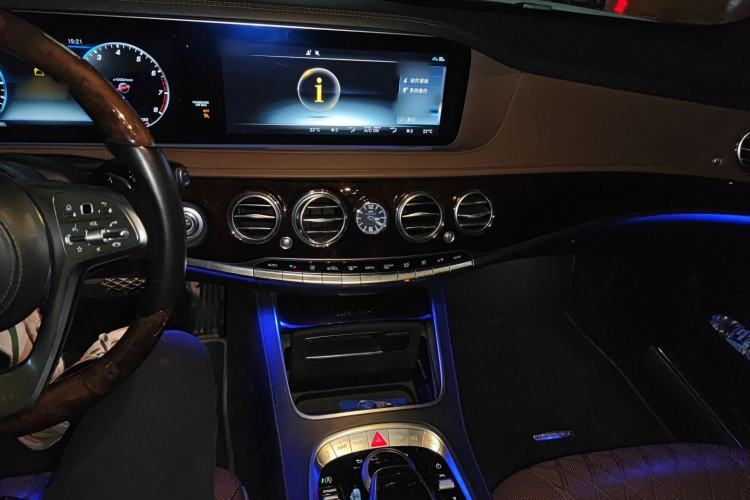 Used Mercedes-Benz Maybach S-Class 2018 S 450 4MATIC Audio And AC Panel